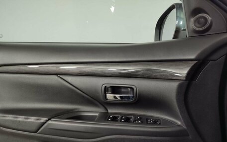Mitsubishi Outlander III рестайлинг 3, 2017 год, 2 149 000 рублей, 14 фотография