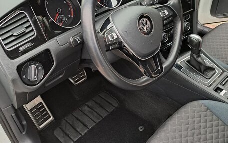 Volkswagen Golf VII, 2020 год, 1 900 000 рублей, 8 фотография
