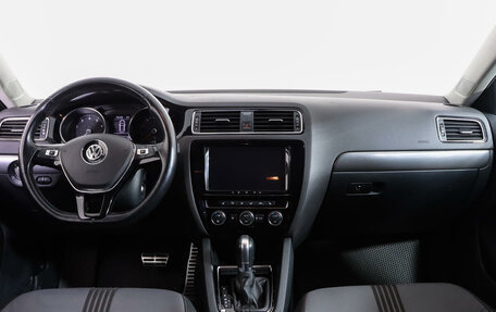 Volkswagen Jetta VI, 2016 год, 1 535 000 рублей, 2 фотография