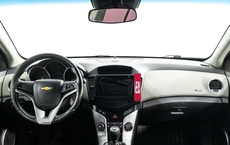 Chevrolet Cruze II, 2011 год, 599 789 рублей, 12 фотография