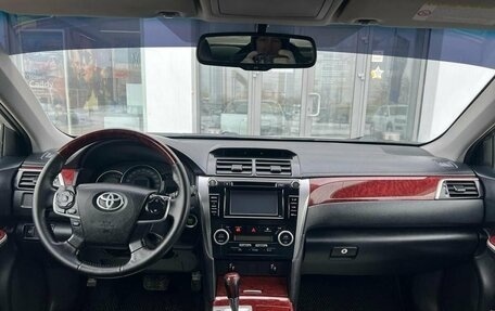 Toyota Camry, 2011 год, 1 600 000 рублей, 10 фотография