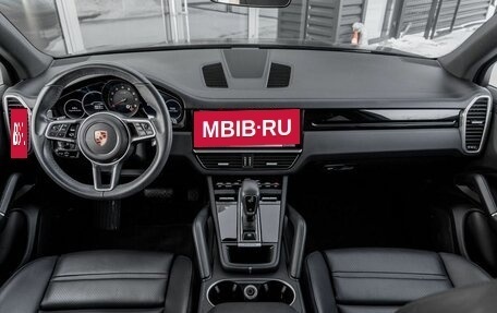 Porsche Cayenne III, 2021 год, 9 999 000 рублей, 17 фотография