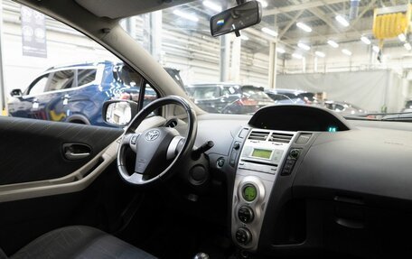 Toyota Yaris III рестайлинг, 2008 год, 645 000 рублей, 18 фотография