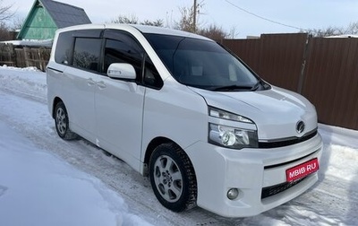 Toyota Voxy II, 2010 год, 1 450 000 рублей, 1 фотография