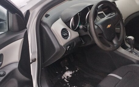 Chevrolet Cruze II, 2012 год, 735 000 рублей, 9 фотография