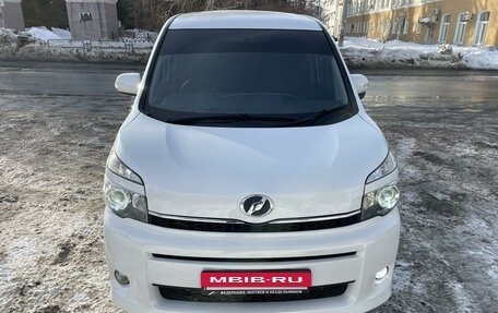 Toyota Voxy II, 2010 год, 1 450 000 рублей, 4 фотография