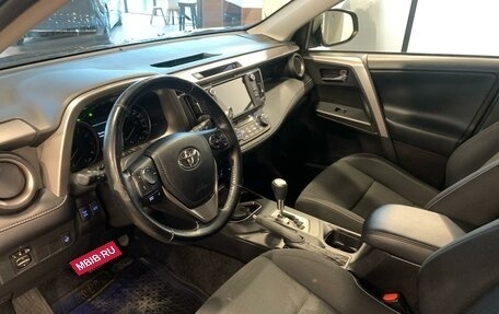 Toyota RAV4, 2017 год, 2 999 000 рублей, 10 фотография
