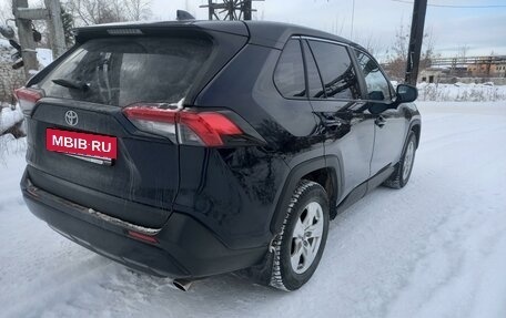 Toyota RAV4, 2020 год, 3 135 000 рублей, 2 фотография