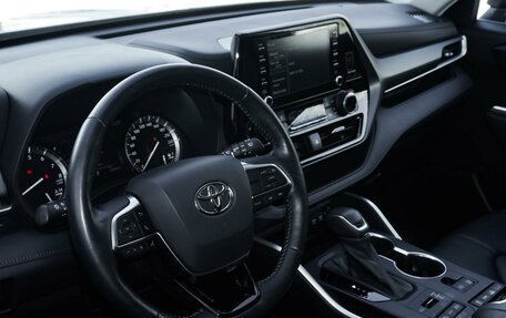 Toyota Highlander, 2021 год, 5 799 000 рублей, 12 фотография