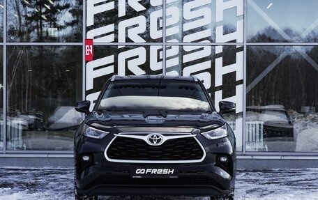 Toyota Highlander, 2021 год, 5 799 000 рублей, 3 фотография