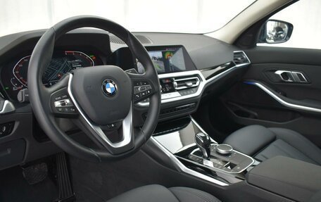BMW 3 серия, 2021 год, 3 995 000 рублей, 12 фотография