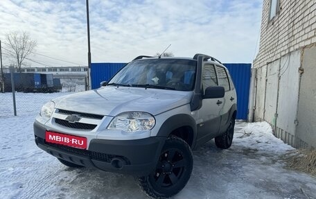 Chevrolet Niva I рестайлинг, 2018 год, 895 000 рублей, 3 фотография