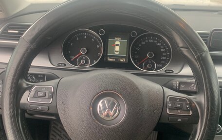 Volkswagen Passat B7, 2012 год, 1 300 000 рублей, 6 фотография