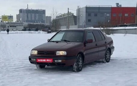 Volkswagen Vento, 1993 год, 220 000 рублей, 2 фотография