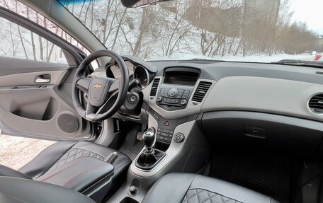 Chevrolet Cruze II, 2010 год, 830 000 рублей, 12 фотография