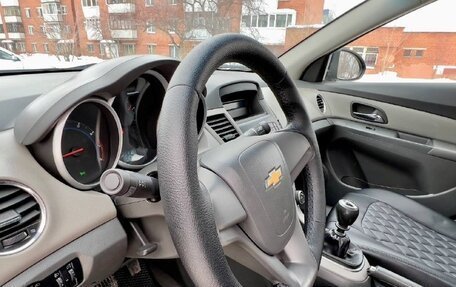 Chevrolet Cruze II, 2010 год, 830 000 рублей, 13 фотография