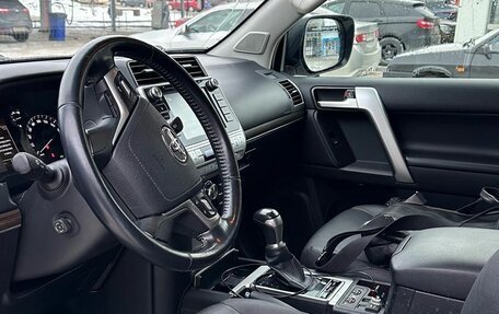 Toyota Land Cruiser Prado 150 рестайлинг 2, 2017 год, 4 650 000 рублей, 5 фотография