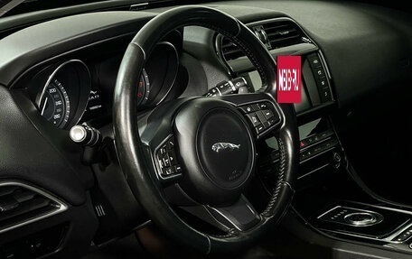 Jaguar XE I рестайлинг, 2015 год, 1 990 000 рублей, 13 фотография