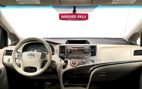 Toyota Sienna III, 2011 год, 2 182 000 рублей, 12 фотография