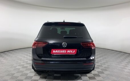 Volkswagen Tiguan II, 2018 год, 2 730 000 рублей, 6 фотография