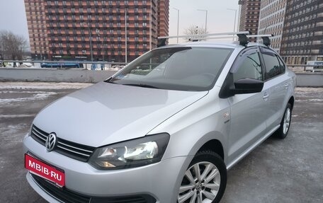 Volkswagen Polo VI (EU Market), 2013 год, 937 000 рублей, 1 фотография