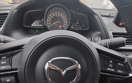 Mazda 3, 2018 год, 2 000 000 рублей, 15 фотография