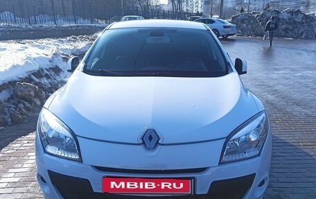 Renault Megane III, 2011 год, 799 999 рублей, 2 фотография