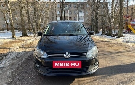 Volkswagen Polo VI (EU Market), 2012 год, 950 000 рублей, 2 фотография