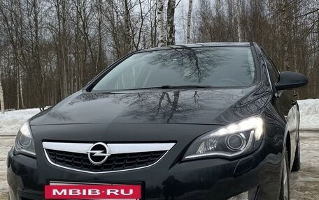 Opel Astra J, 2011 год, 1 300 000 рублей, 2 фотография