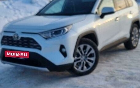Toyota RAV4, 2022 год, 4 690 000 рублей, 8 фотография