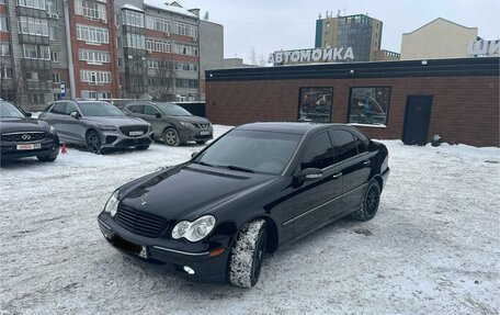 Mercedes-Benz C-Класс, 2004 год, 1 050 000 рублей, 2 фотография