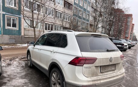 Volkswagen Tiguan II, 2017 год, 3 400 000 рублей, 2 фотография