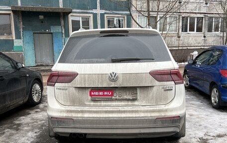 Volkswagen Tiguan II, 2017 год, 3 400 000 рублей, 3 фотография