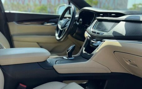 Cadillac XT5 I рестайлинг, 2017 год, 1 999 000 рублей, 9 фотография