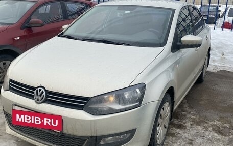 Volkswagen Polo VI (EU Market), 2012 год, 750 000 рублей, 2 фотография