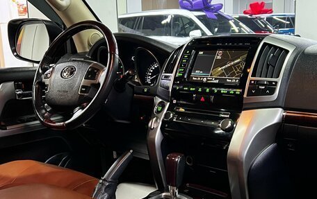 Toyota Land Cruiser 200, 2014 год, 3 899 000 рублей, 14 фотография