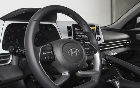 Hyundai Elantra, 2023 год, 2 560 000 рублей, 15 фотография