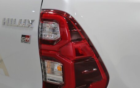 Toyota Hilux VIII, 2023 год, 7 900 000 рублей, 10 фотография