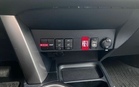 Toyota RAV4, 2018 год, 2 550 000 рублей, 8 фотография