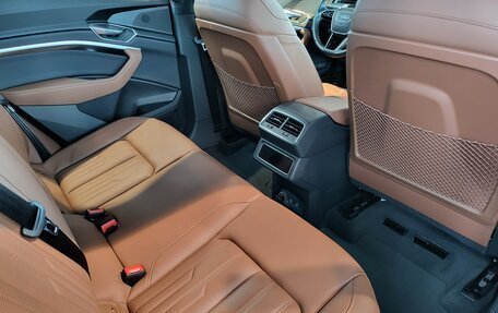 Audi e-tron I, 2021 год, 8 990 000 рублей, 25 фотография