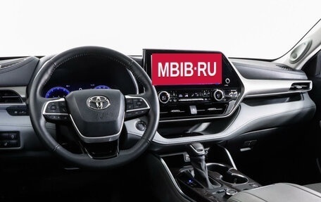 Toyota Highlander, 2022 год, 5 460 000 рублей, 12 фотография