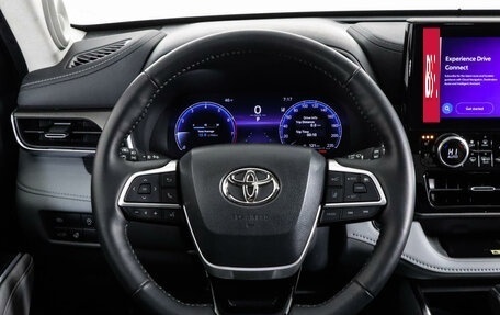Toyota Highlander, 2022 год, 5 460 000 рублей, 13 фотография