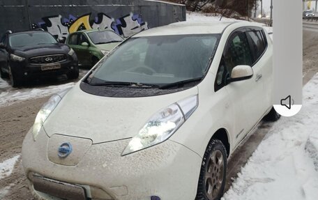 Nissan Leaf I, 2012 год, 700 000 рублей, 2 фотография