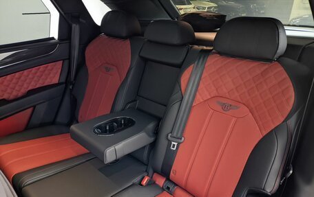 Bentley Bentayga I, 2023 год, 46 990 000 рублей, 18 фотография