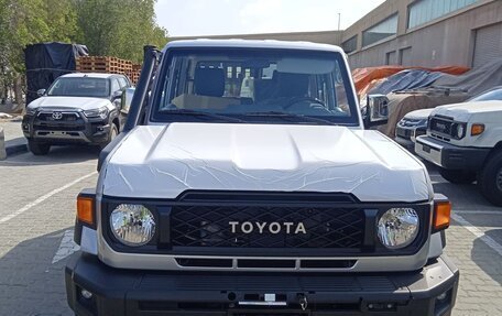 Toyota Land Cruiser 70, 2024 год, 10 999 000 рублей, 4 фотография