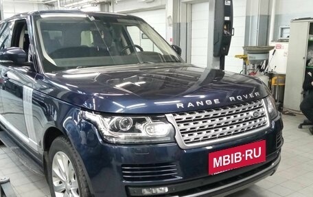 Land Rover Range Rover IV рестайлинг, 2014 год, 3 950 000 рублей, 2 фотография