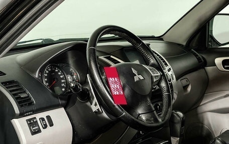 Mitsubishi Pajero Sport II рестайлинг, 2013 год, 1 998 000 рублей, 13 фотография