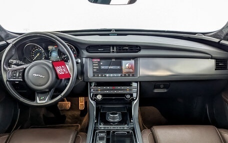 Jaguar XF II, 2018 год, 3 050 000 рублей, 7 фотография