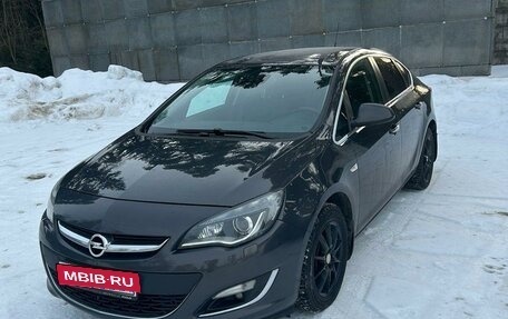 Opel Astra J, 2014 год, 920 000 рублей, 2 фотография