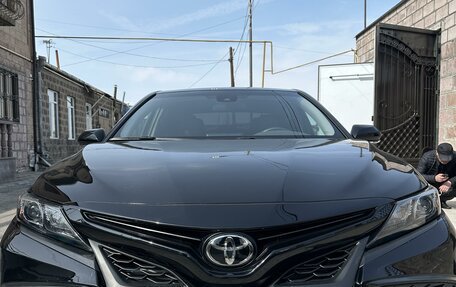 Toyota Camry, 2021 год, 3 300 000 рублей, 3 фотография